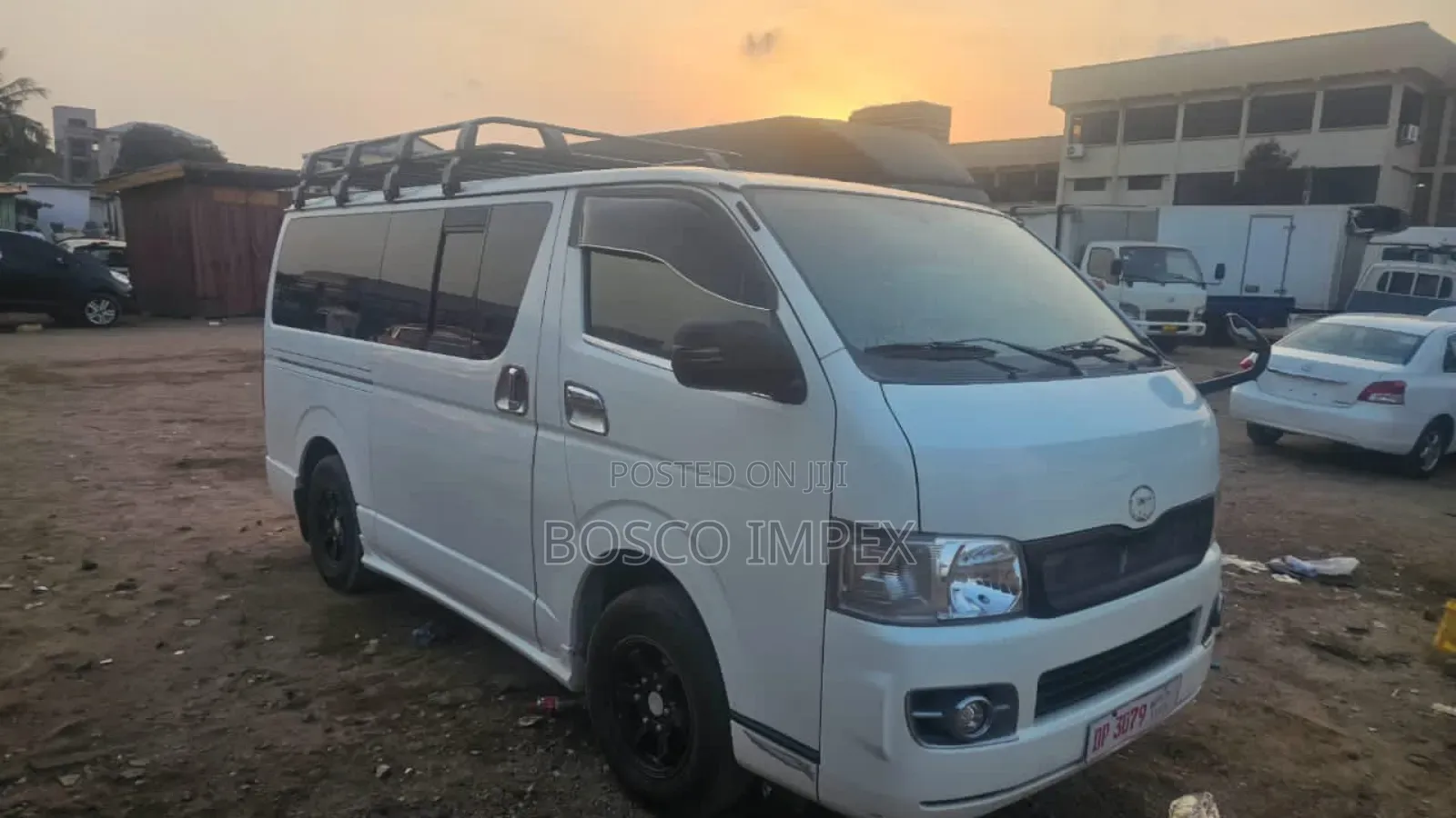 Toyota HiAce 2010 White