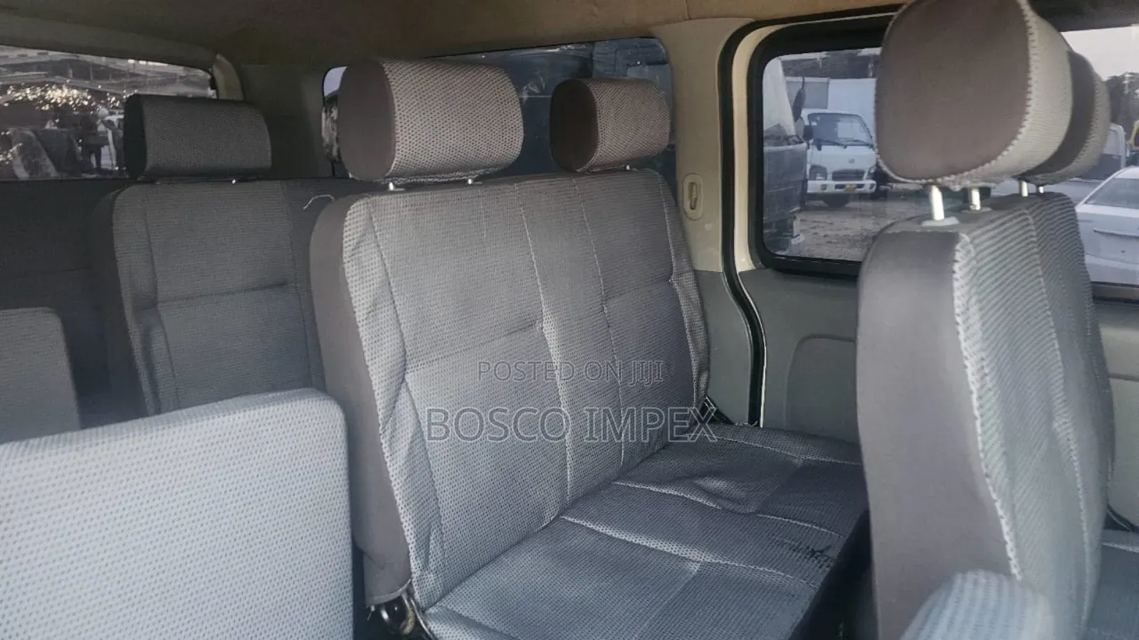 Toyota HiAce 2010 White