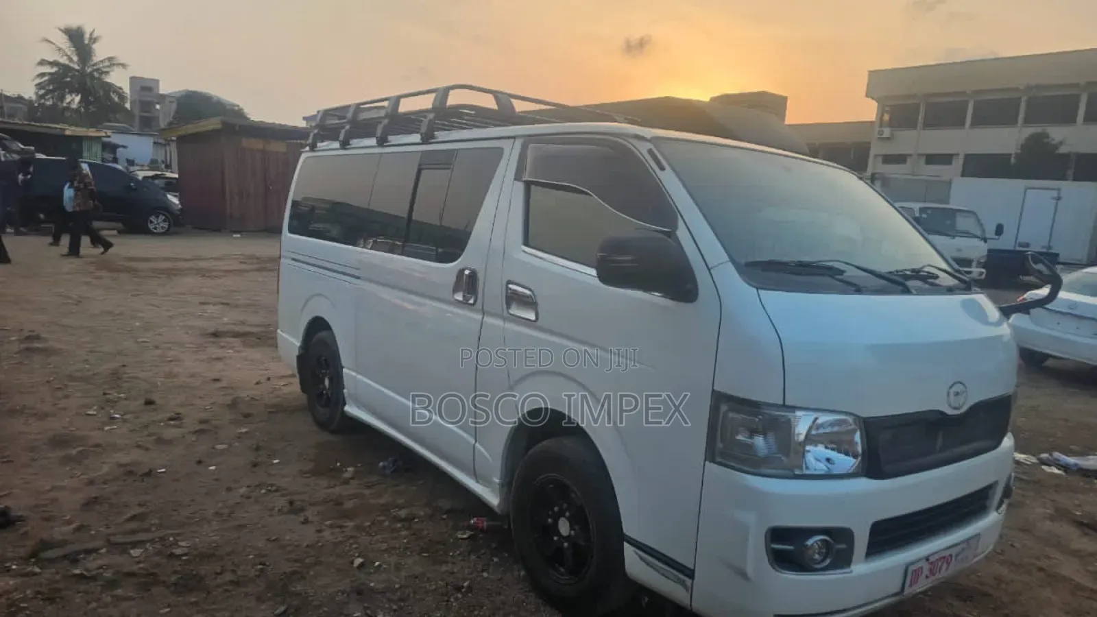 Toyota HiAce 2010 White