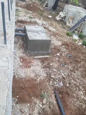 Biodigester Toilet With Material
