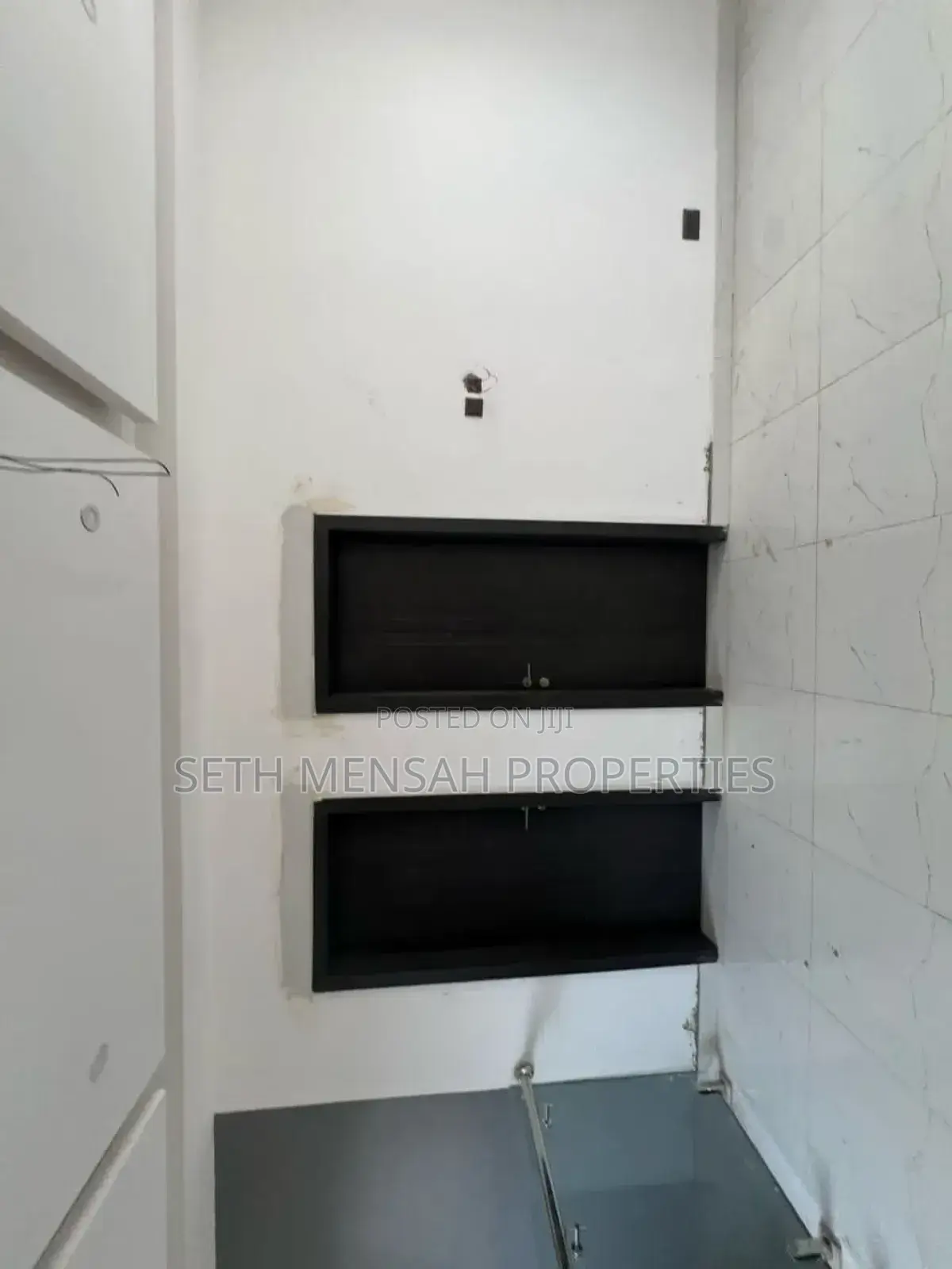 5bdrm House in Sakumono Estate for sale