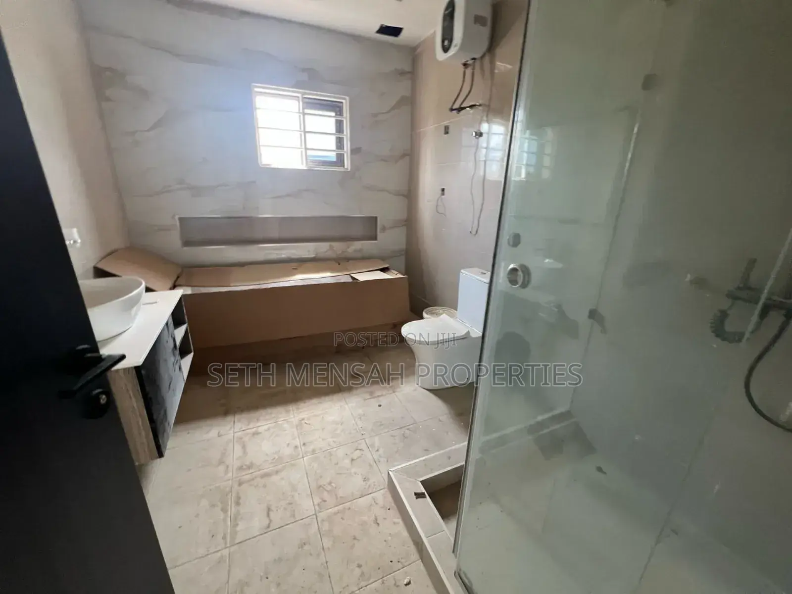 5bdrm House in Sakumono Estate for sale
