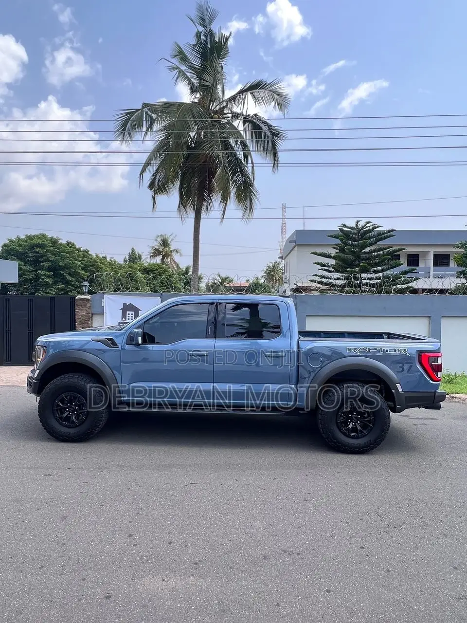 Ford F-150 Raptor 2023 Blue