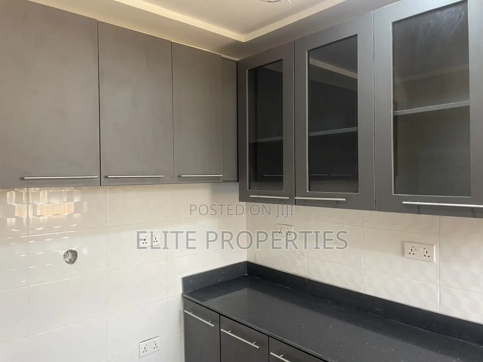 2bdrm Apartment in Community 25 Tema - for rent