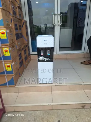 Black and White Pearl Water Dispenser