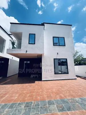 3bdrm Townhouse/Terrace in Ashaley Botwe, Lake Side Estate for sale