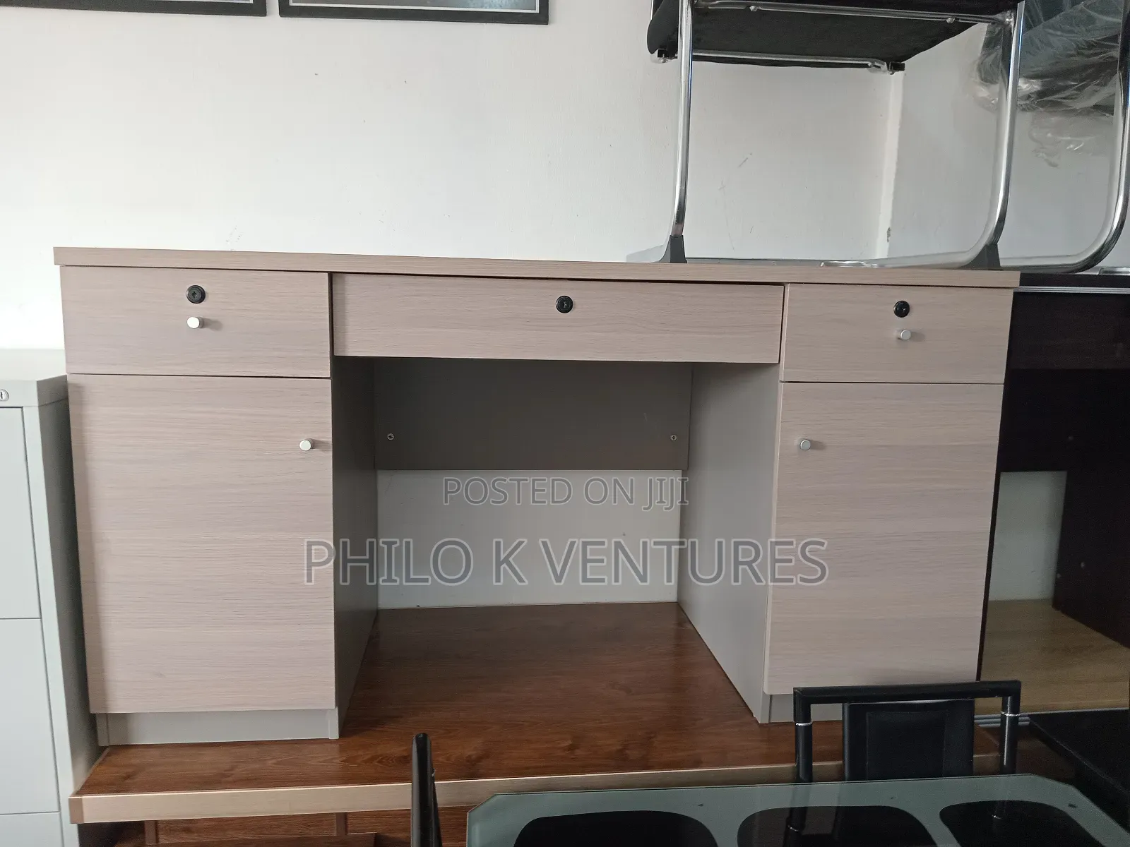 Staff Room Table for Cool Price