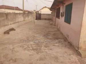 10bdrm House in Tafo - Top-Boat, Kumasi Metropolitan for sale