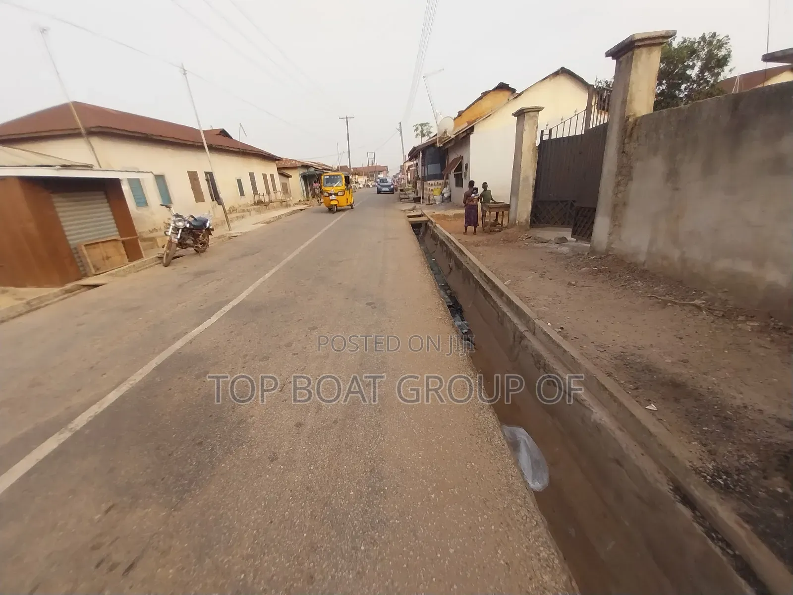 10bdrm House in Tafo - Top-Boat, Kumasi Metropolitan for sale