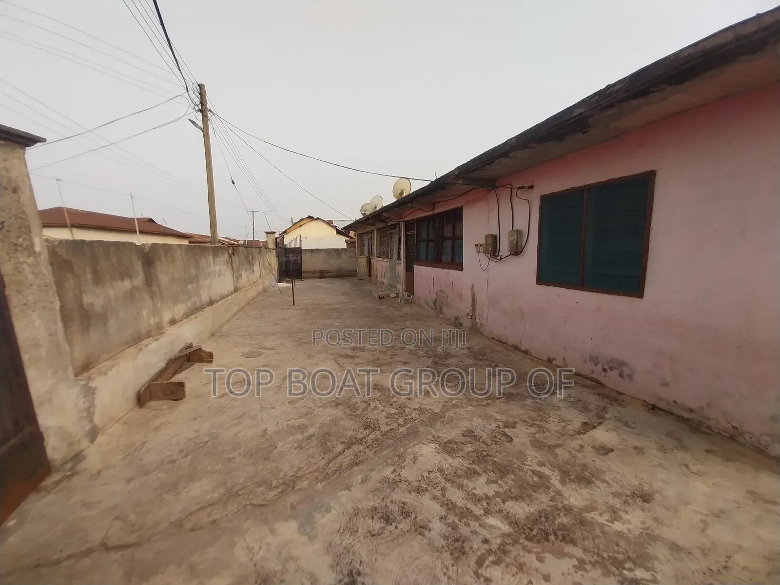 10bdrm House in Tafo - Top-Boat, Kumasi Metropolitan for sale