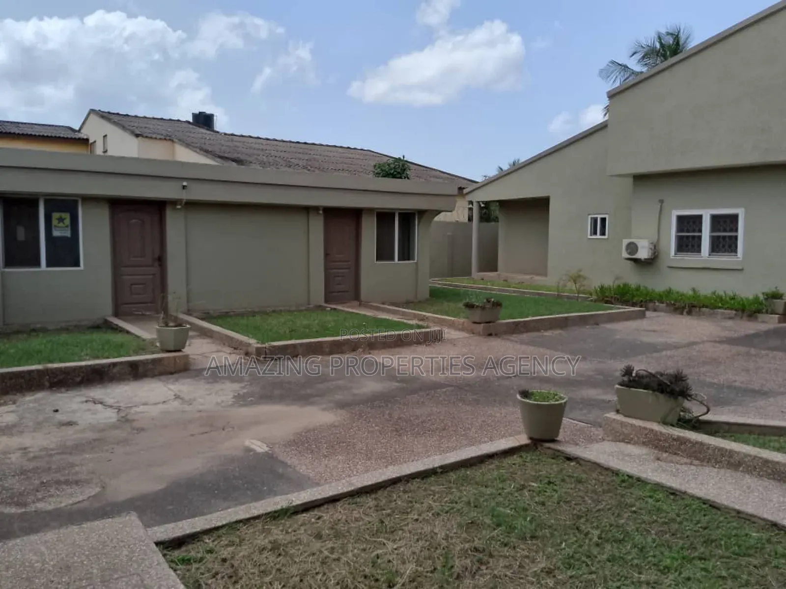 4bdrm House in Madina for sale