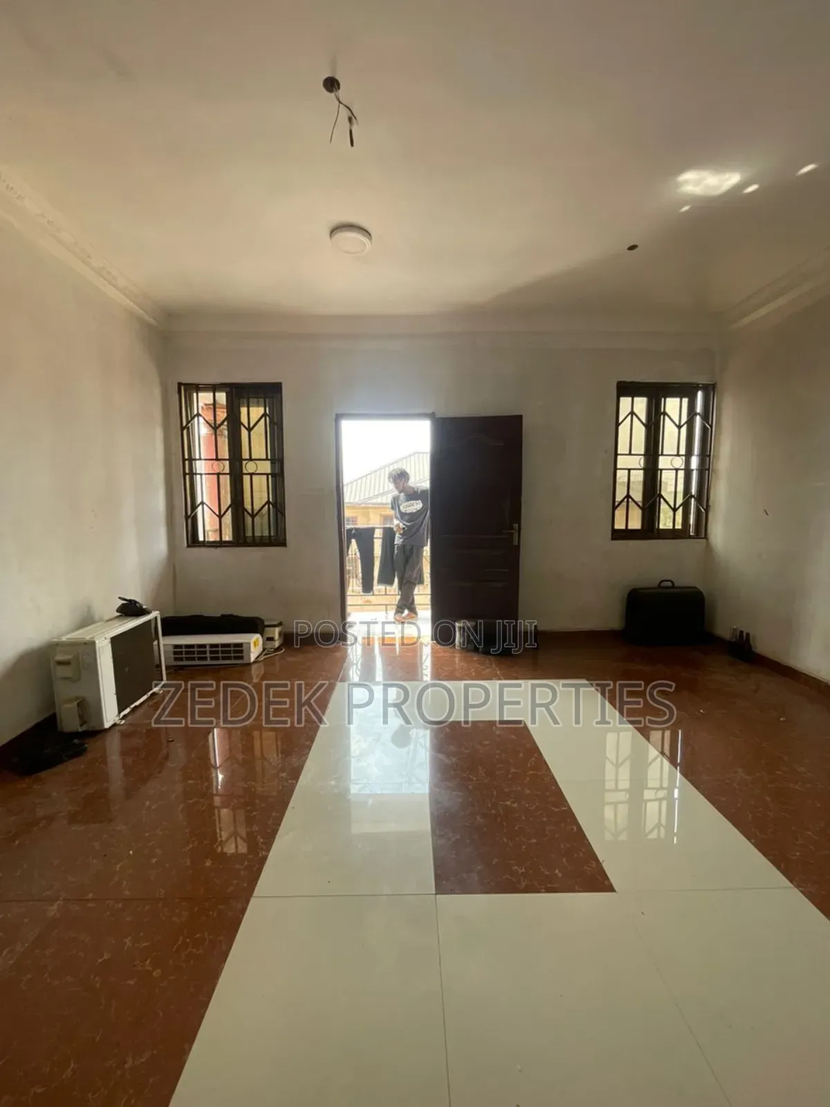 2bdrm Apartment in Zedek Properties, Ofankor for rent