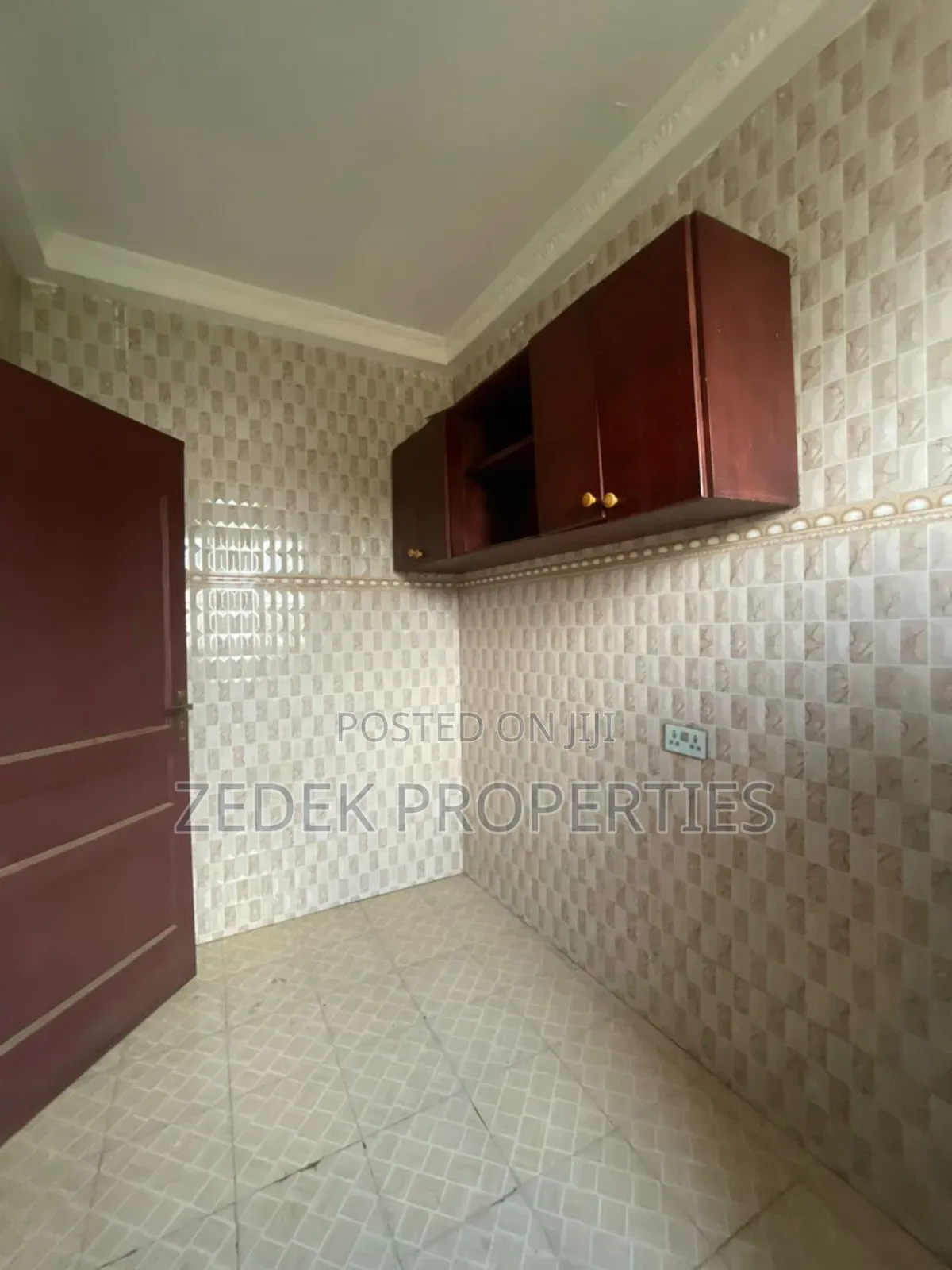 2bdrm Apartment in Zedek Properties, Ofankor for rent