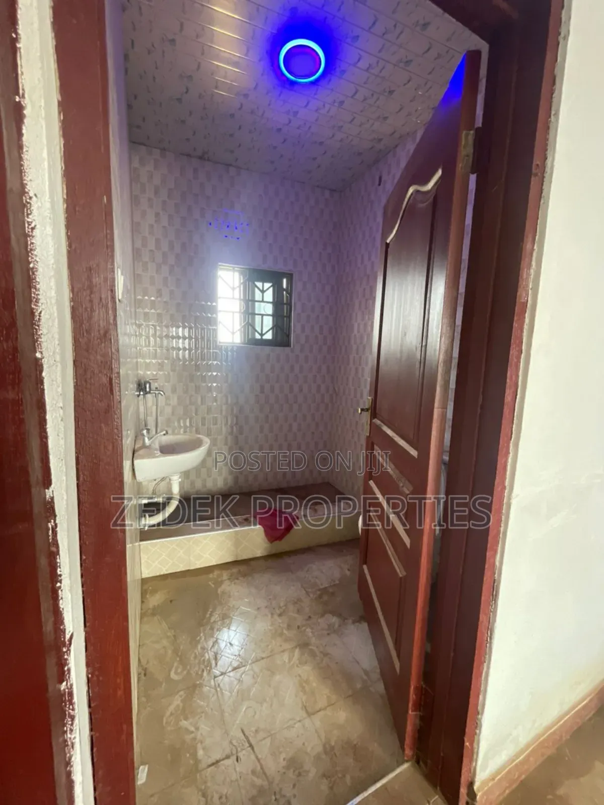2bdrm Apartment in Zedek Properties, Ofankor for rent