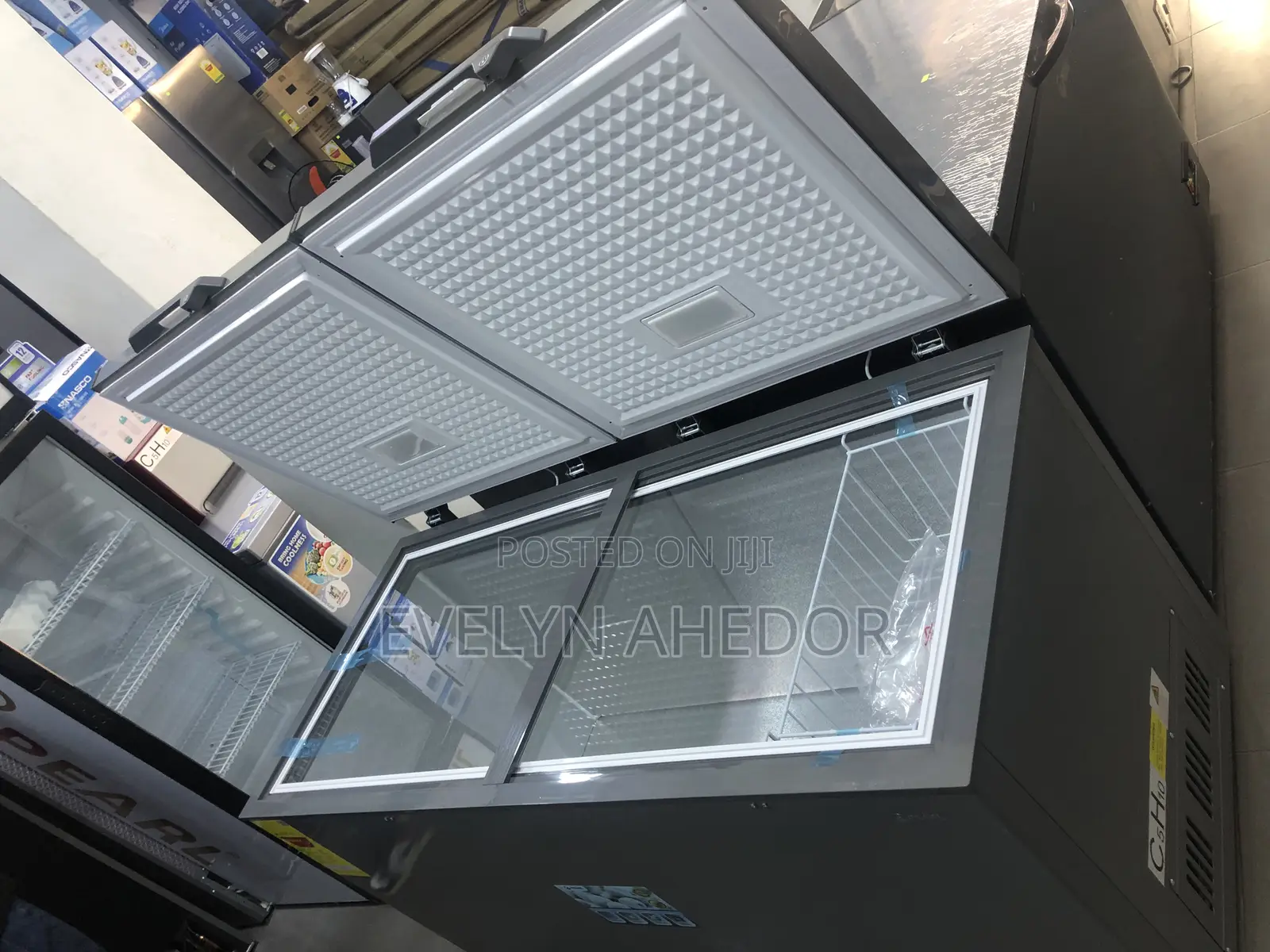 400litres Pearl Chest Freezer Available With Two Doors