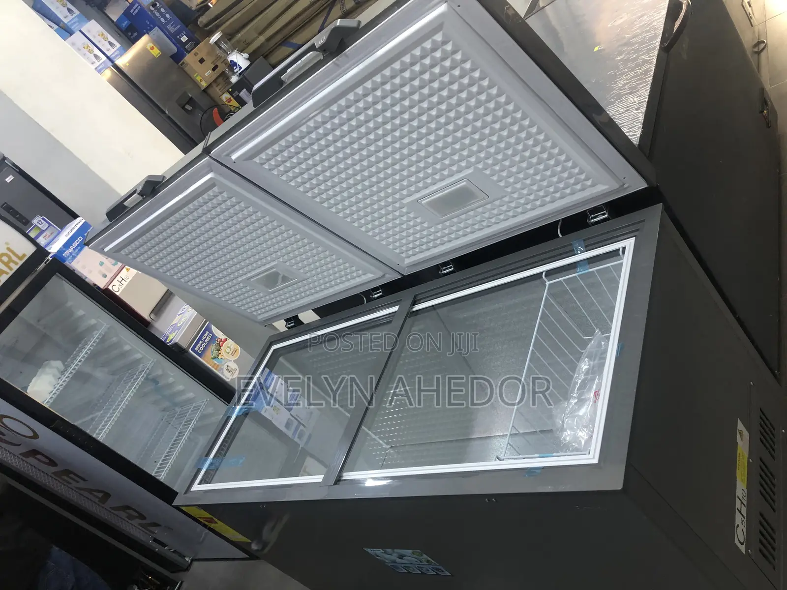 400litres Pearl Chest Freezer Available With Two Doors