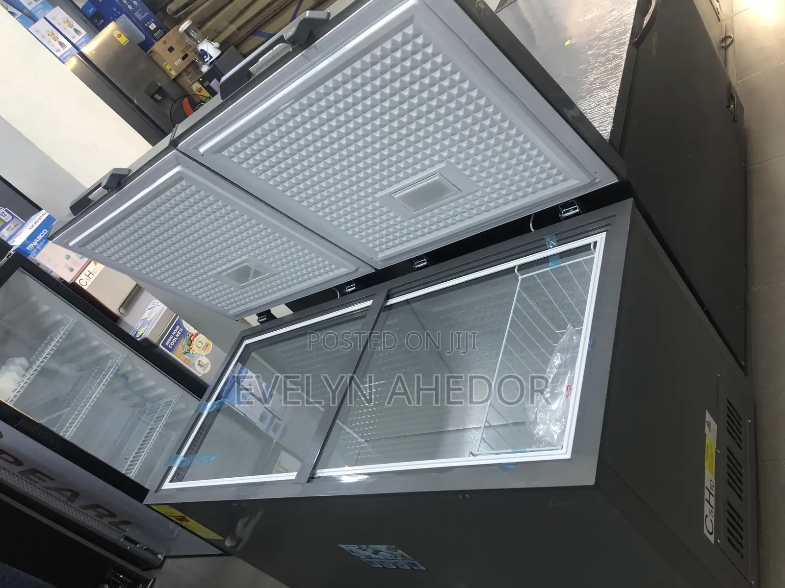 400litres Pearl Chest Freezer Available With Two Doors