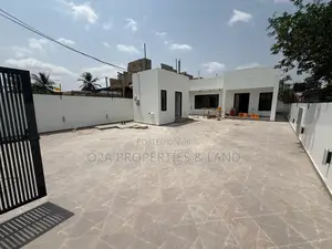 3bdrm House in Lakeside Estate for sale