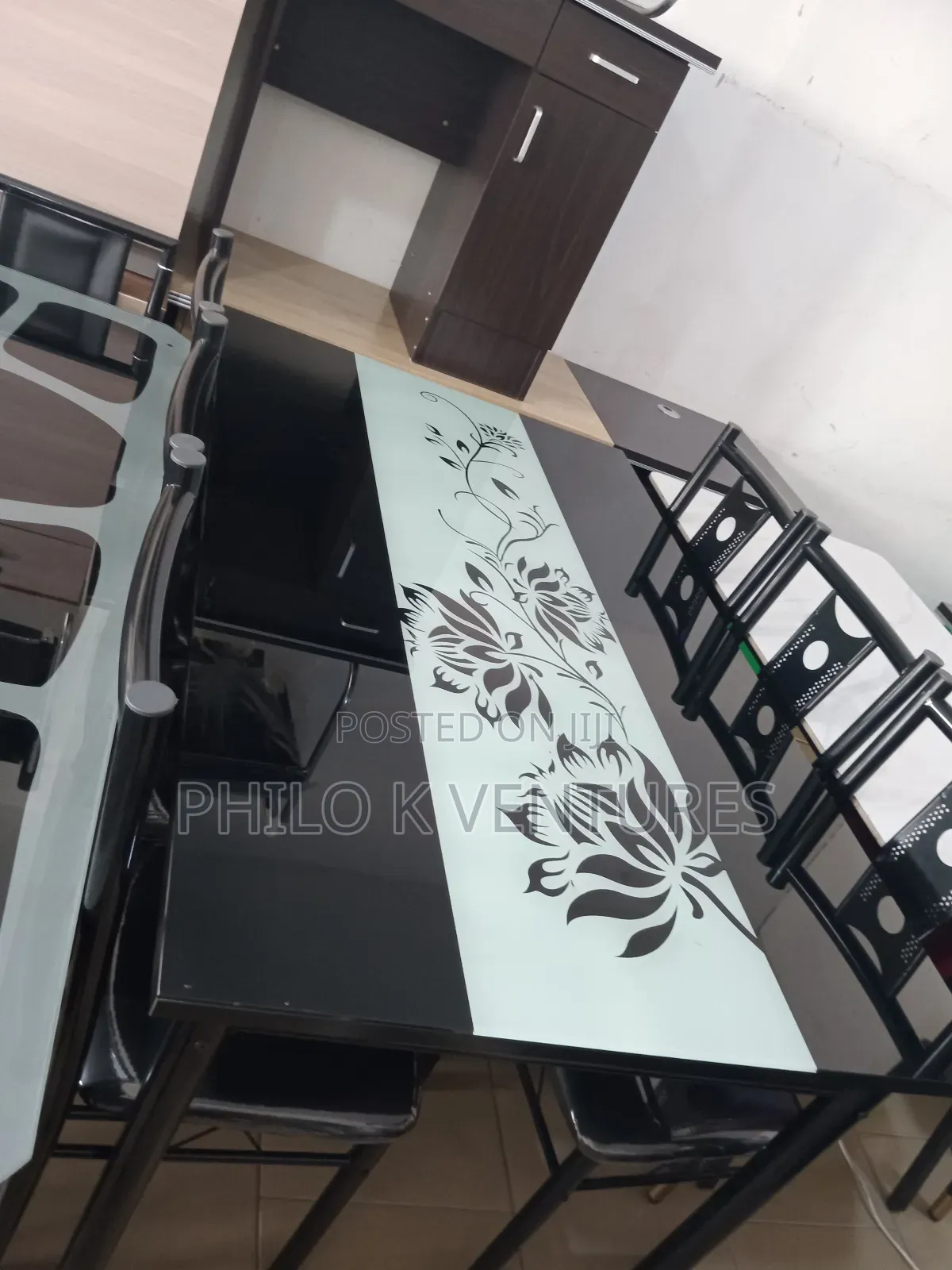 6/Six People Dining Set for Kings