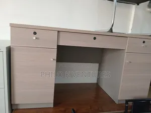 Table and Executive Hotel Rooms