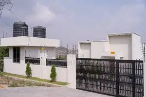 5bdrm House in Kwabenya, Ga East Municipal for sale