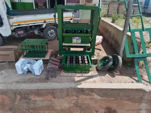 4 at a Time Block Machines With 4 Moulds
