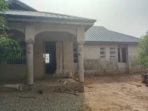 Photo - Uncompleted Five Bedrooms Three Washrooms Abuakwa Koforidua