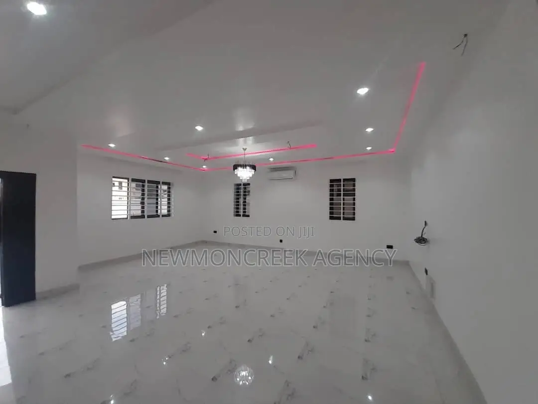 4bdrm Duplex in Oyarifa,Balancer, Accra Metropolitan for sale