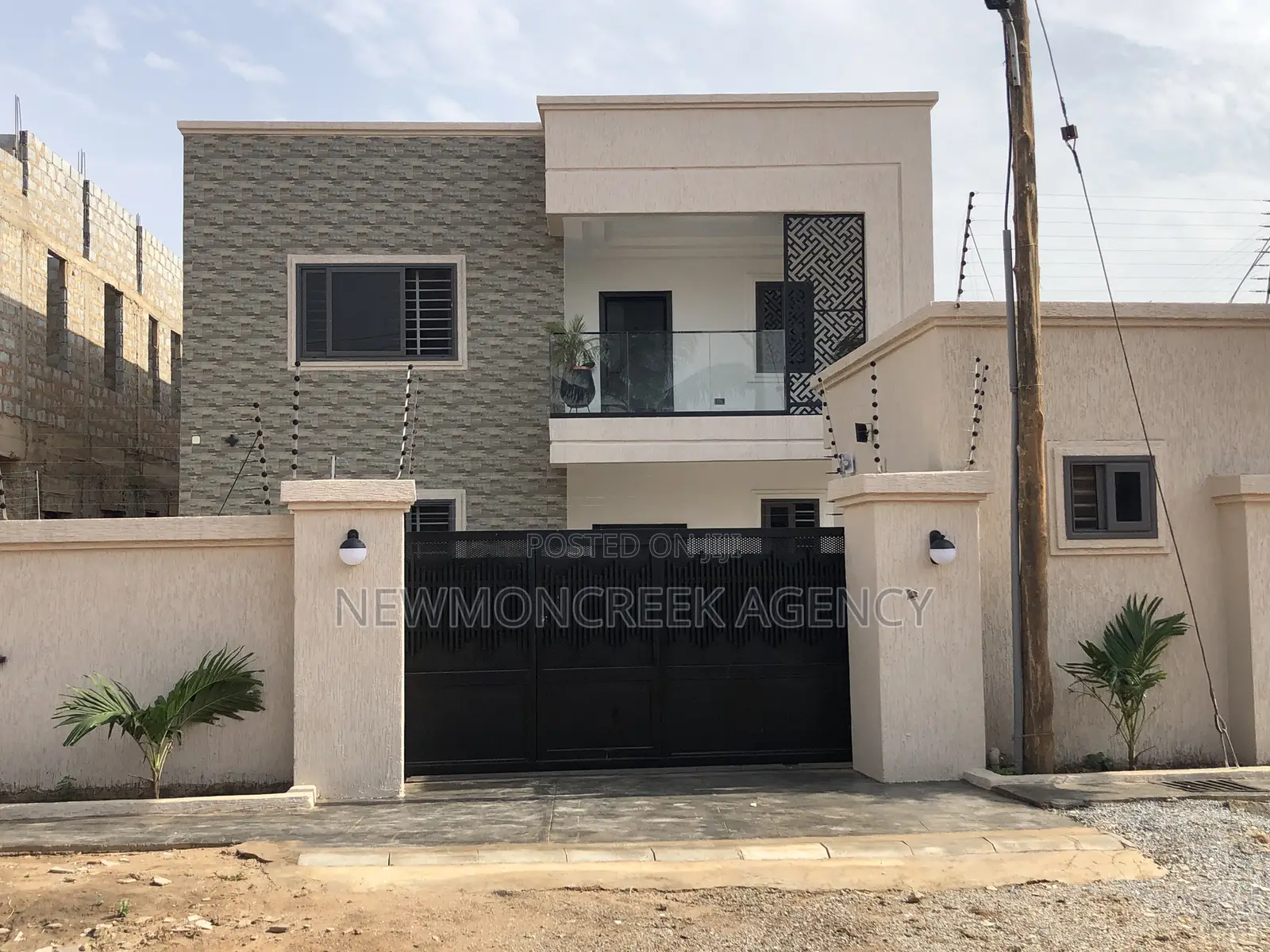 4bdrm Duplex in Oyarifa,Balancer, Accra Metropolitan for sale