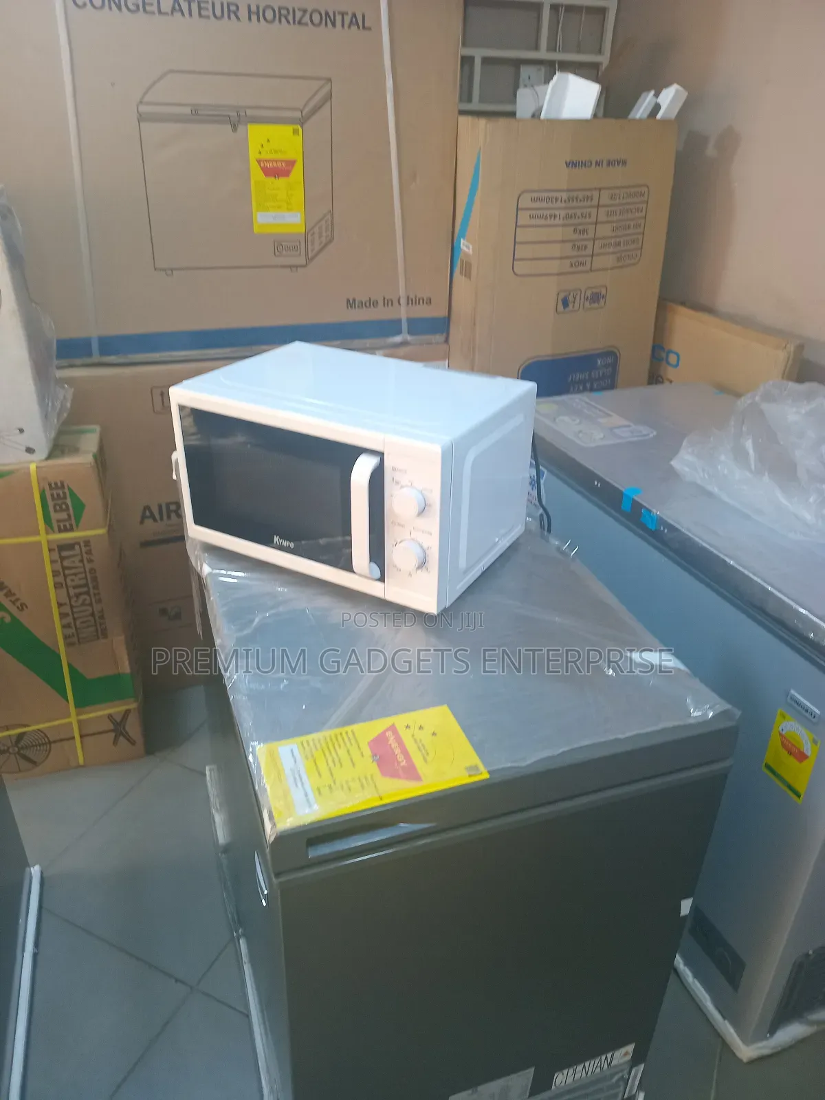 700w White Solo Kympo Microwave 20ltr From Spain. Defrost
