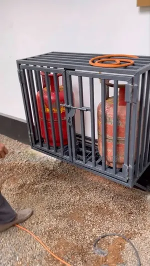 Cylinder Cage