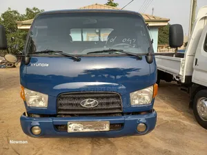 Hyundai Mighty E Blue