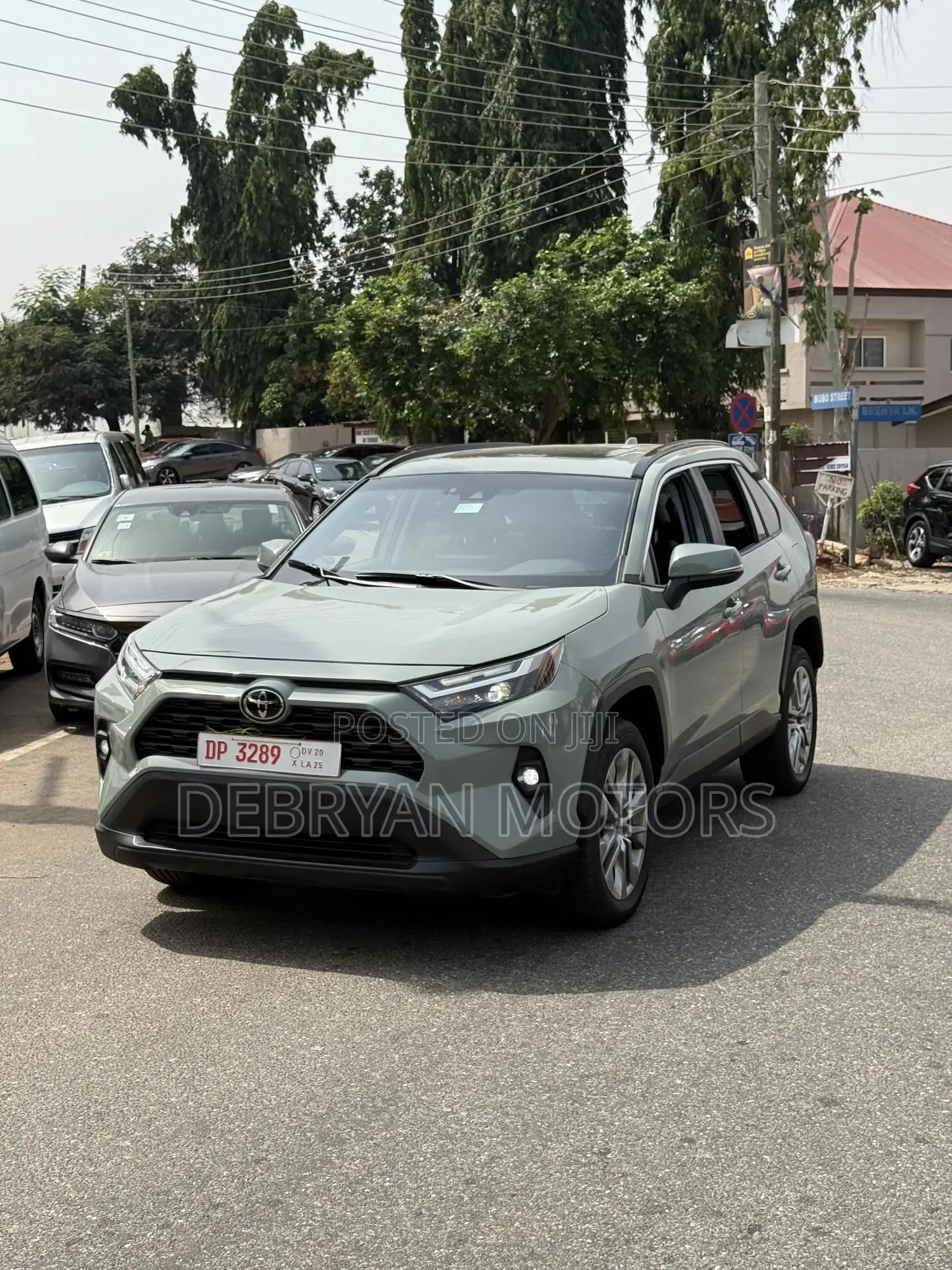 Toyota RAV4 XLE Premium 2022 Gray