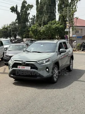 Toyota RAV4 XLE Premium 2022 Gray