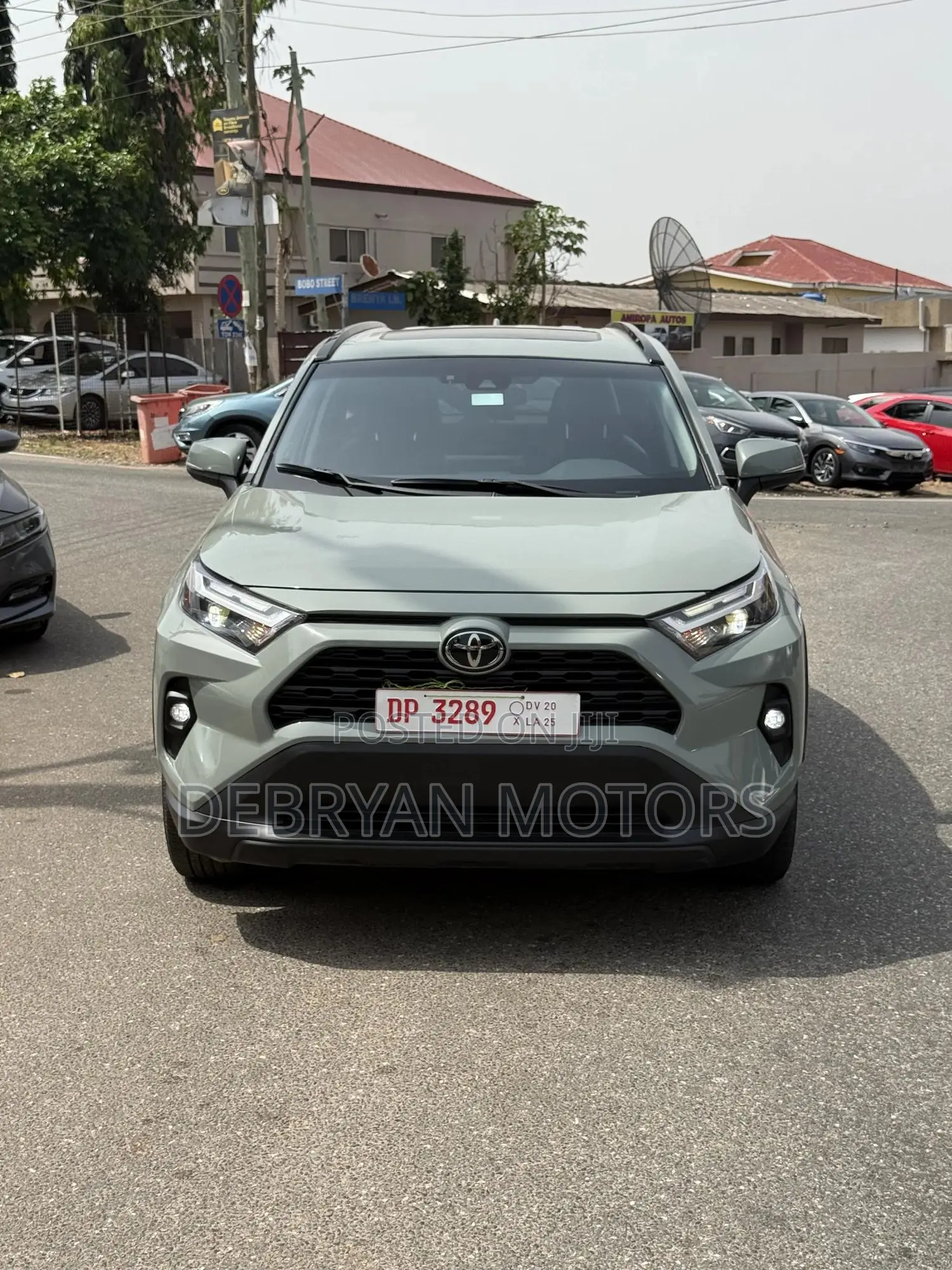 Toyota RAV4 XLE Premium 2022 Gray