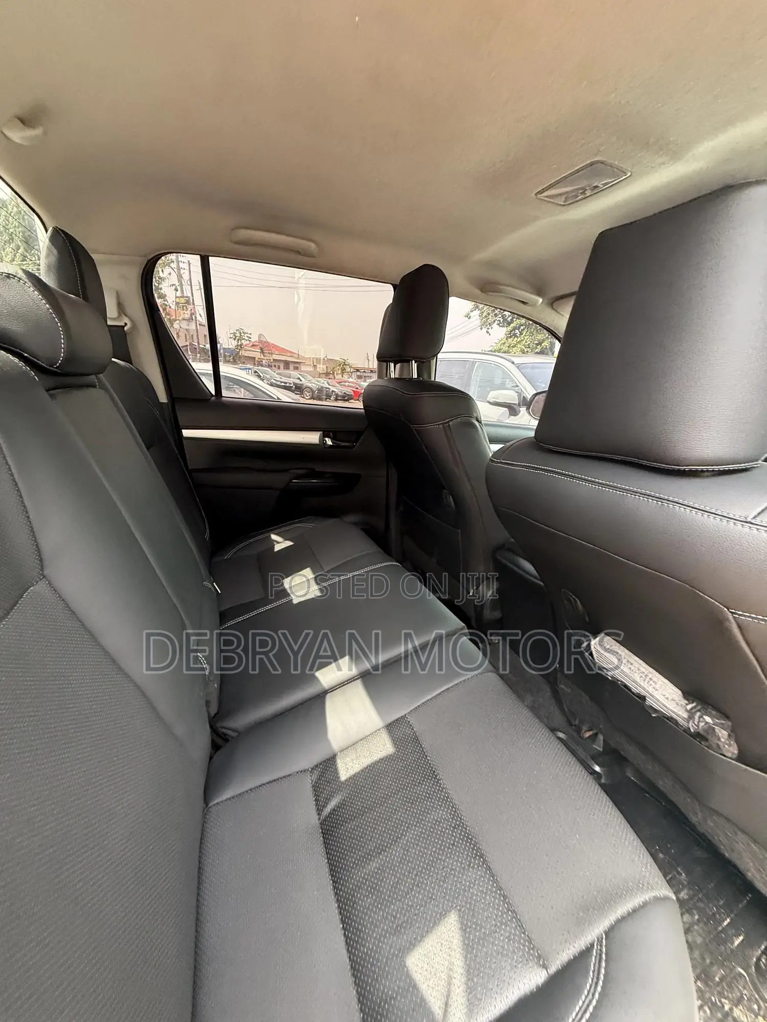 Toyota Hilux Revo Double Cab Deisel 2.4 AWD 2018 White