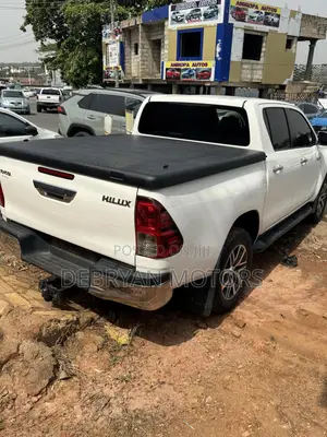 Toyota Hilux Revo Double Cab Deisel 2.4 AWD 2018 White