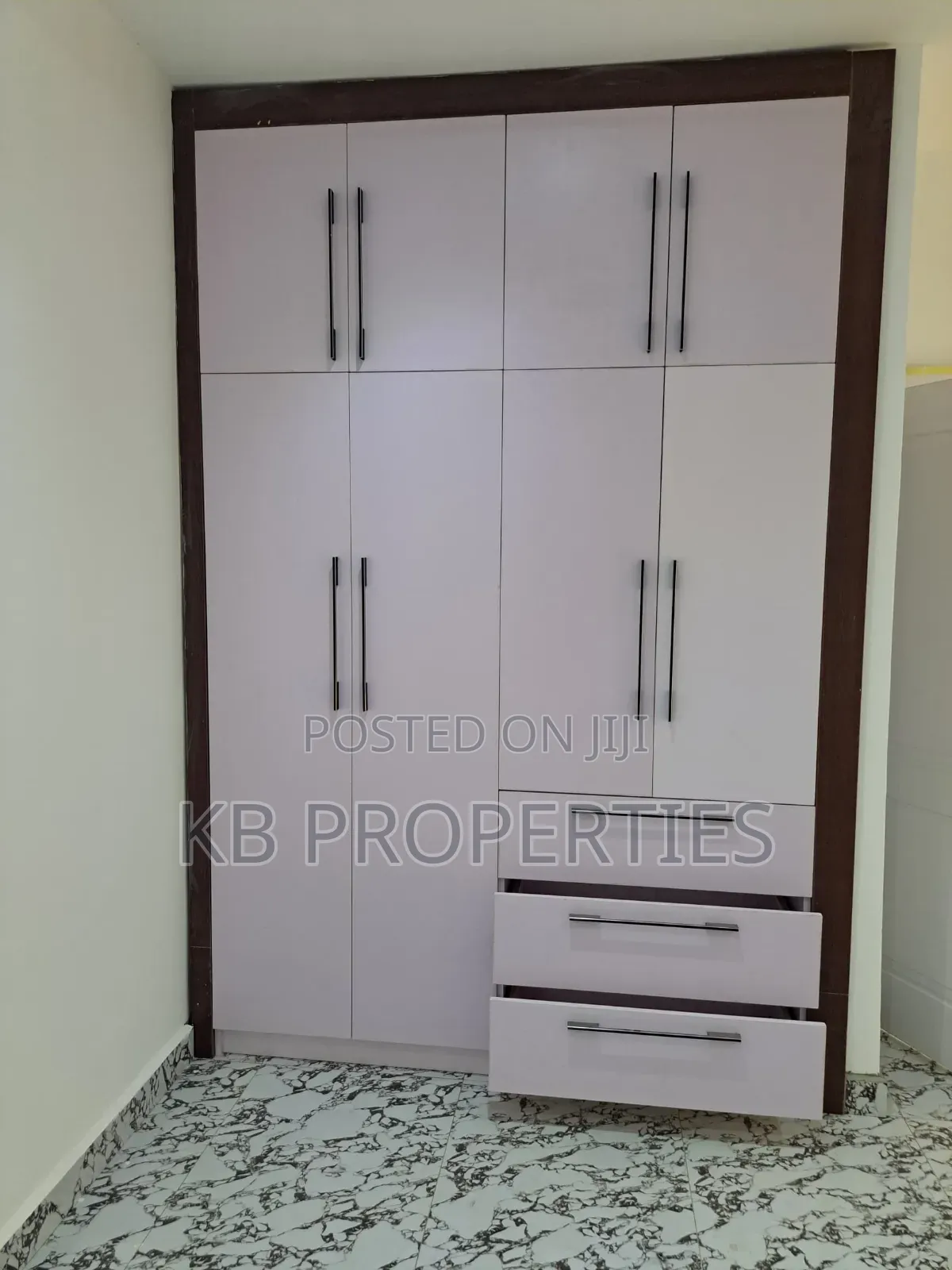 6bdrm House in Kb Properties, Spintex for rent