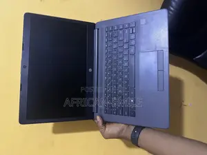 Laptop HP EliteBook 840 G3 12GB Intel Core I3 SSD 256GB