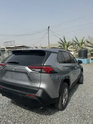 Toyota RAV4 XLE FWD 2023 Gray