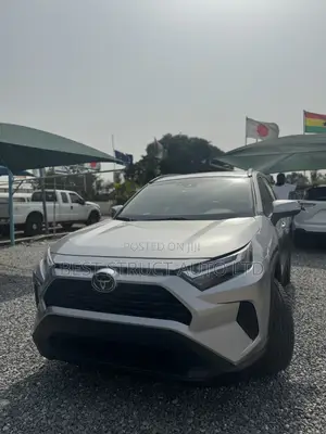 Toyota RAV4 XLE FWD 2023 Gray