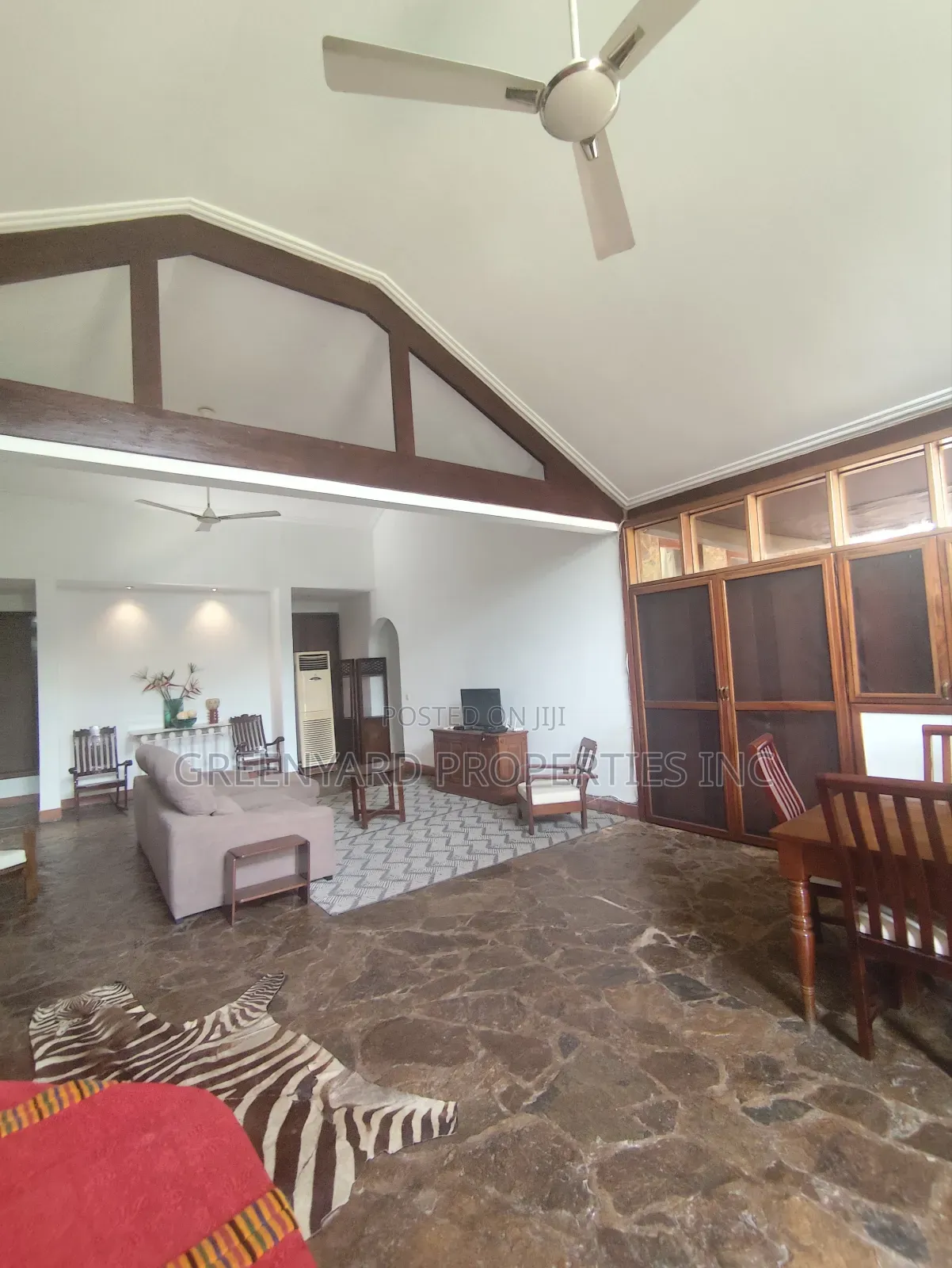 3bdrm House in A&C, East Legon for rent