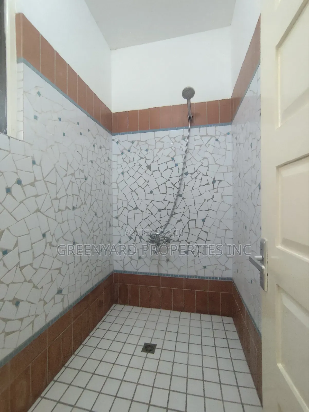 3bdrm House in A&C, East Legon for rent