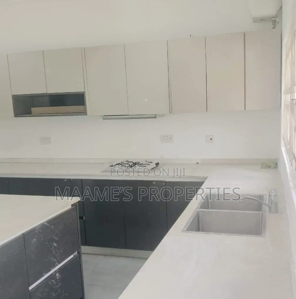 4bdrm Duplex in Airport Residential Area for rent