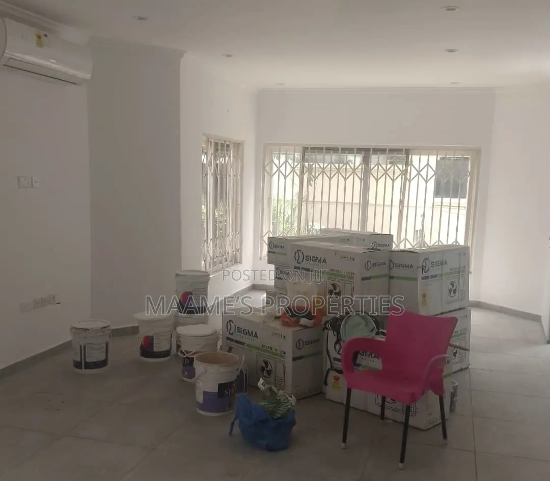 4bdrm Duplex in Airport Residential Area for rent
