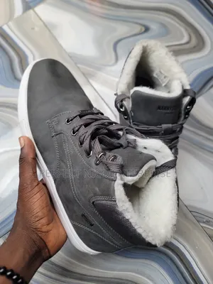 Snow Winter, Shoe