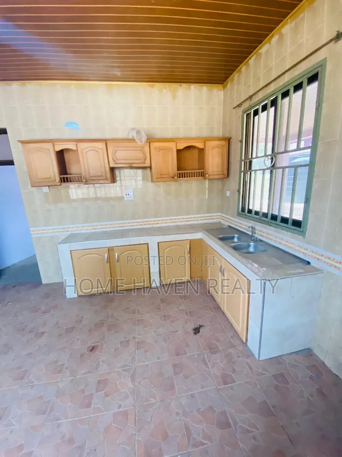 7bdrm House in Westland for rent