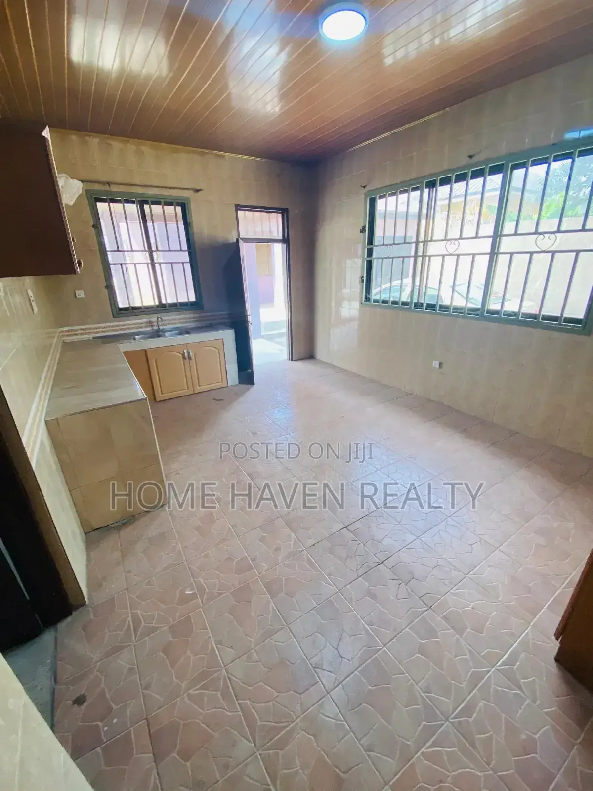 7bdrm House in Westland for rent