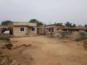 6bdrm House in Buduburam, Gomoa East for sale