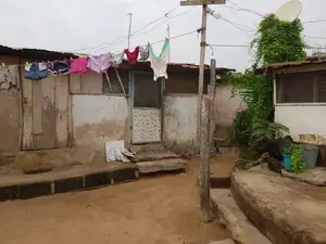 6bdrm House in Buduburam, Gomoa East for sale